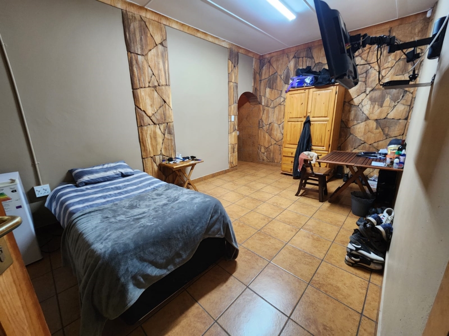 To Let 7 Bedroom Property for Rent in Kathu Northern Cape